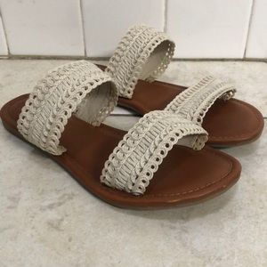 Casual sandals